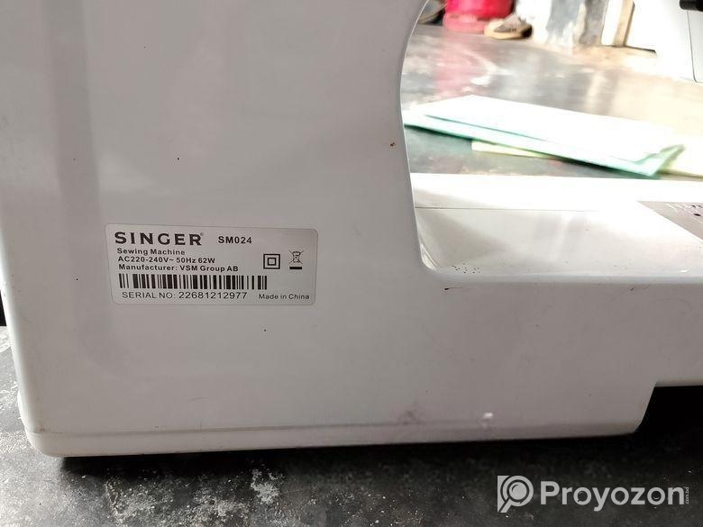 Singer SM024 Multi-functional Sewing Machine অল্প ব্যবহৃত,একদম নত