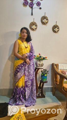 সিল্ক মোম বাটিক শাড়ি।