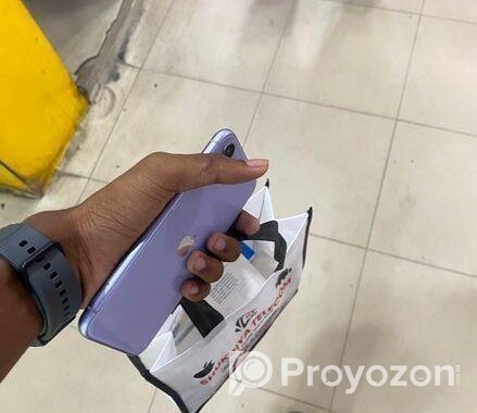 Apple iPhone 11 . (Used)