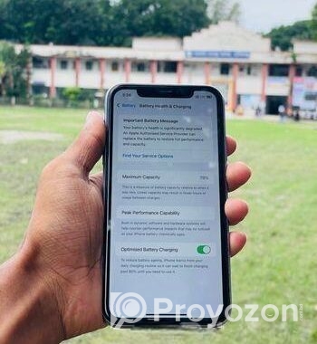 Apple iPhone 11 . (Used)