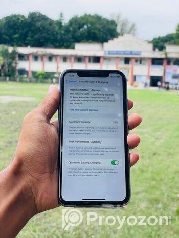 Apple iPhone 11 . (Used)