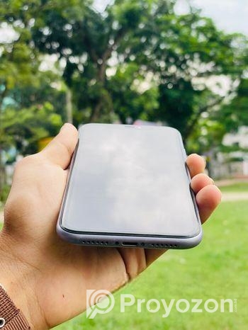 Apple iPhone 11 . (Used)