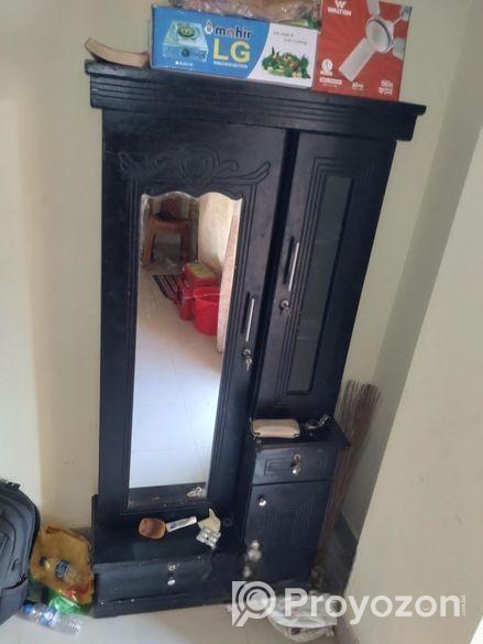 কাঠের শক্ত ও মজবুত ড্রেসিং টেবিল