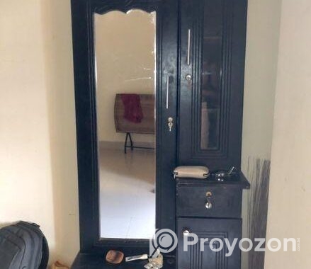 কাঠের শক্ত ও মজবুত ড্রেসিং টেবিল