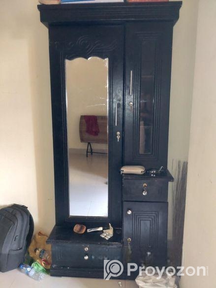 কাঠের শক্ত ও মজবুত ড্রেসিং টেবিল