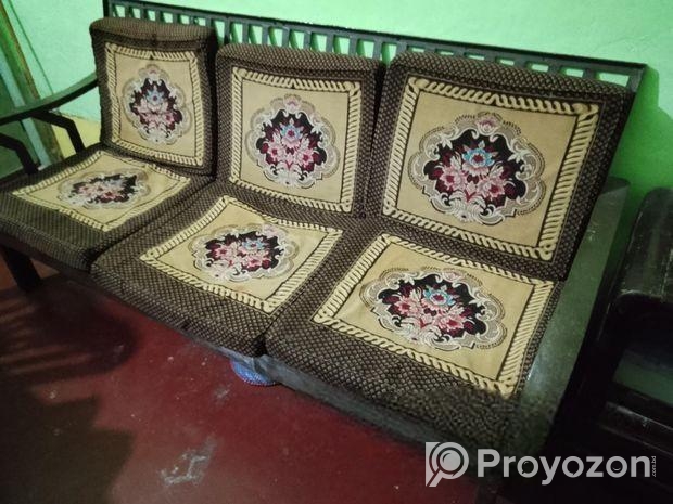 ৩ জনের লোহার সোফা বিক্রয়।