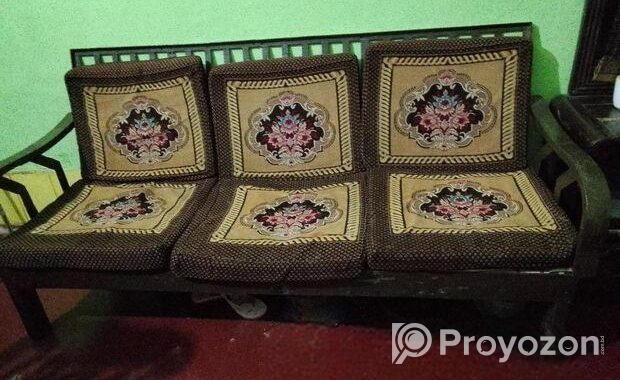 ৩ জনের লোহার সোফা বিক্রয়।