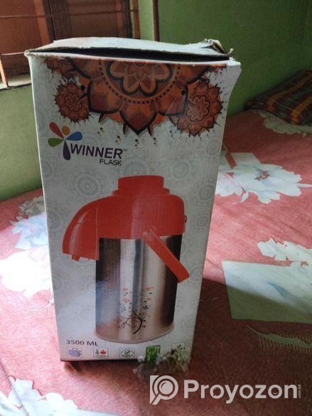 বড় ফ্লাক্স ও দোকানের ট্রে