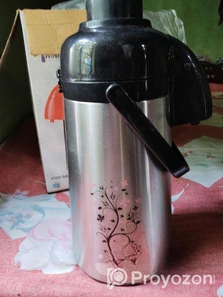 বড় ফ্লাক্স ও দোকানের ট্রে