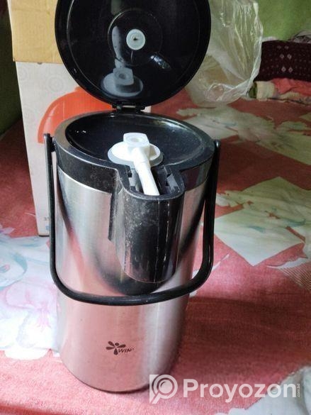 বড় ফ্লাক্স ও দোকানের ট্রে