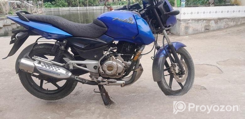 Bajaj Pulsar 150 . 2013