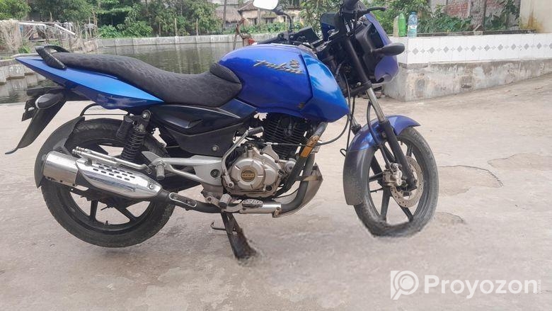 Bajaj Pulsar 150 . 2013