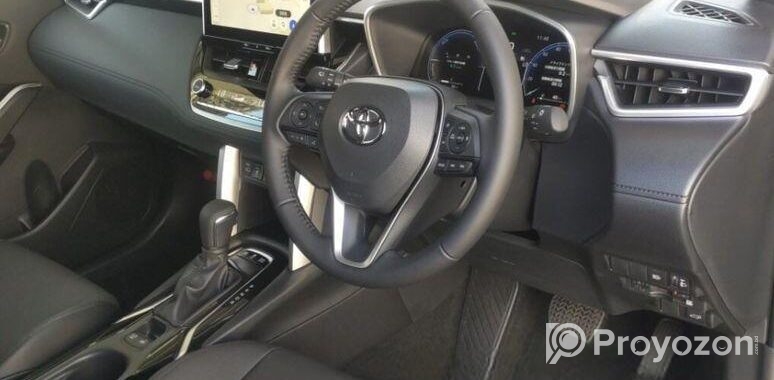 Toyota Corolla Cross Z Black 5/12 km 2025