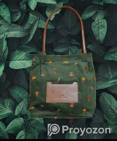 টোট ব্যাগ