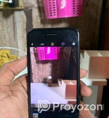 Apple iPhone 7 . (Used)