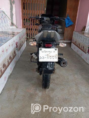 Bajaj Pulsar 150 . 2016