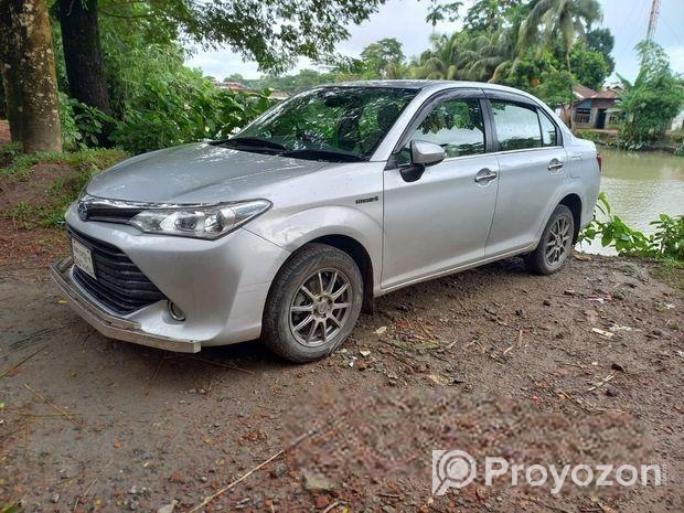 Toyota Axio Hybrid 2015