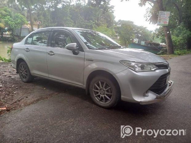 Toyota Axio Hybrid 2015