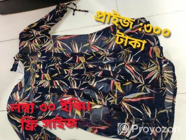 ডেনিম জ্যাকেট,, একটা লেডিস গ্যাবাডিং প্যান্ট,,,আর দুইটা টপস সেল হ