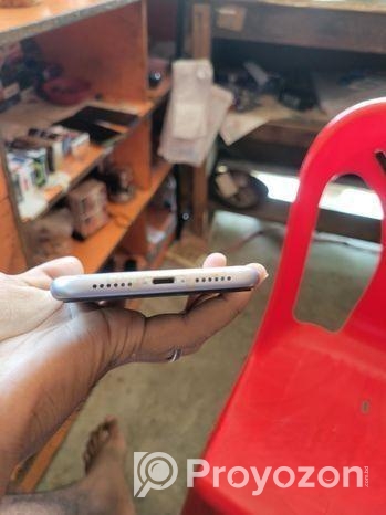 Apple iPhone 11 64 gb (Used)