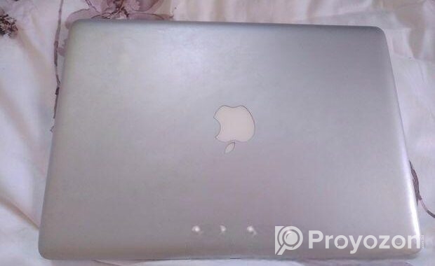 Macbook pro (i7)