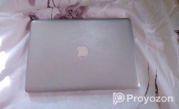 Macbook pro (i7)