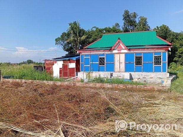 জরুরী ভিত্তিতে নতুন বাড়ি বিক্রি হবে