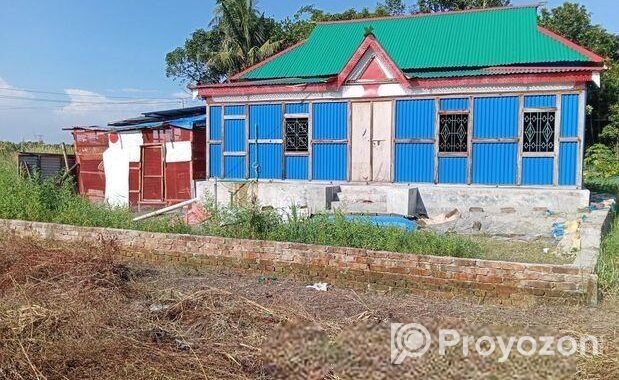 জরুরী ভিত্তিতে নতুন বাড়ি বিক্রি হবে