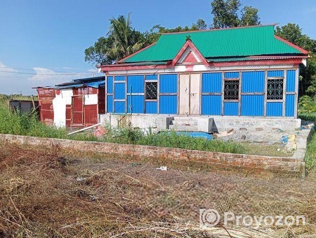 জরুরী ভিত্তিতে নতুন বাড়ি বিক্রি হবে