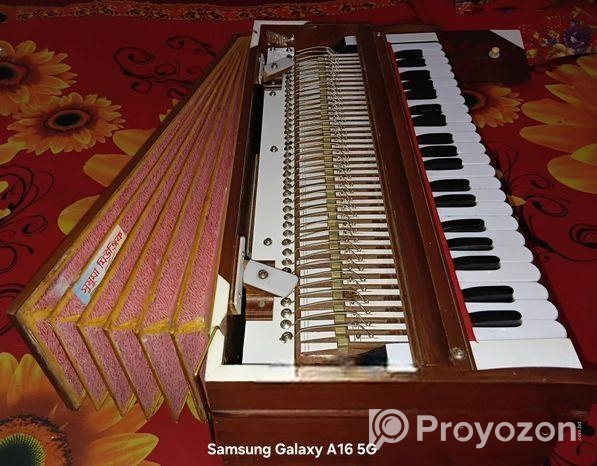 42 ঘাট হারমোনিয়াম