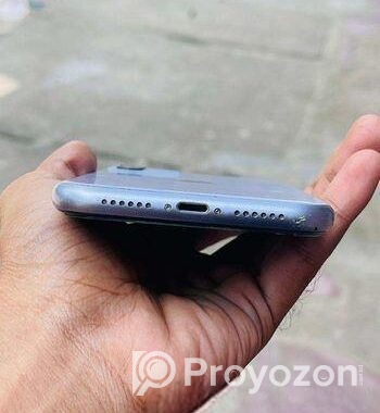 Apple iPhone 11 . (Used)