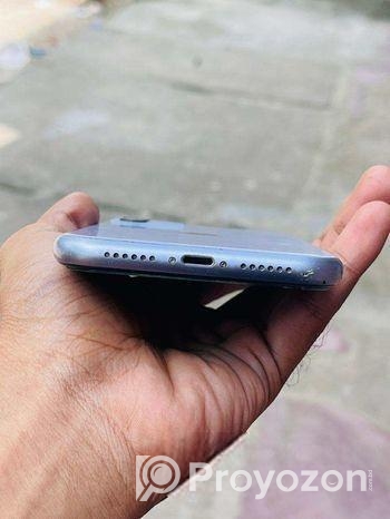 Apple iPhone 11 . (Used)