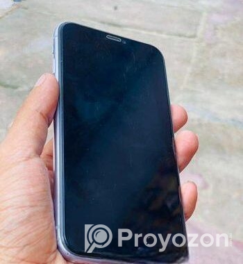 Apple iPhone 11 . (Used)