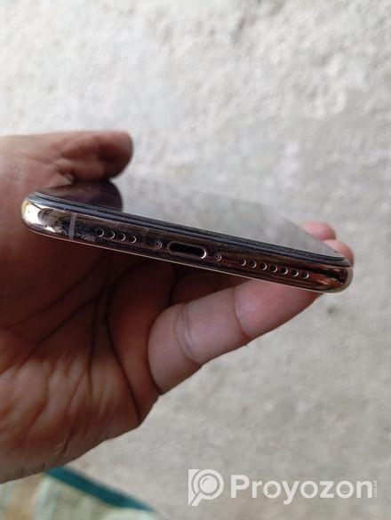 Apple iPhone XS Max . (Used)