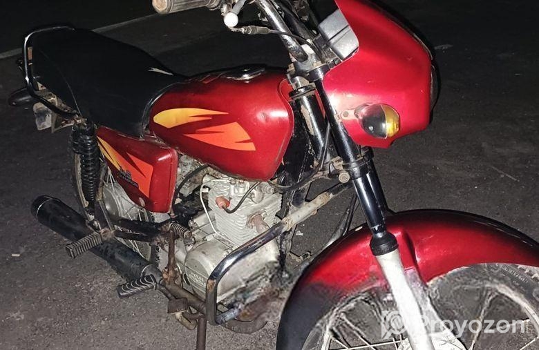 Bajaj Champion . 2004