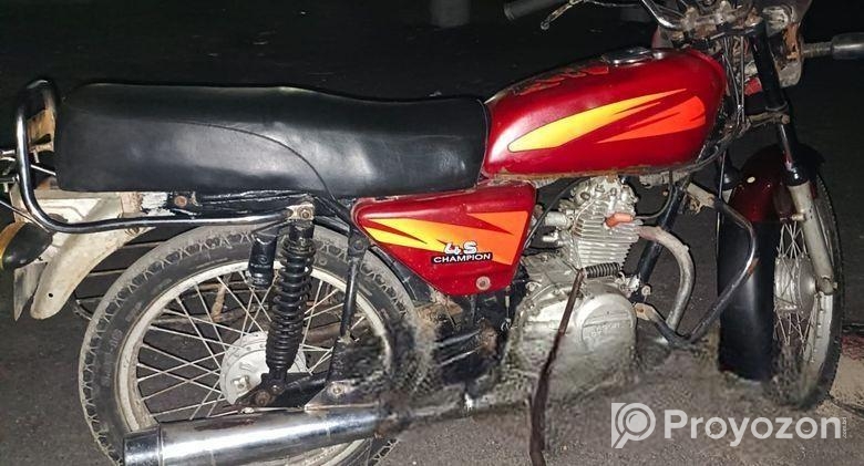 Bajaj Champion . 2004