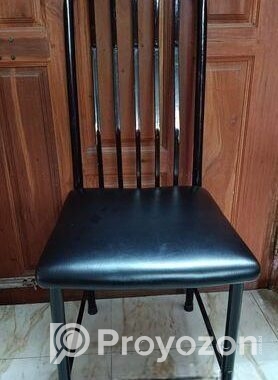4 Ta Chair Bikri Korbo