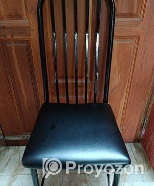 4 Ta Chair Bikri Korbo