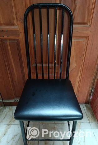 4 Ta Chair Bikri Korbo