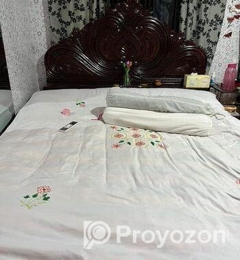 একটি ব্যবহৃত খাট বিক্রি হবে ডাবল সাইজ।
