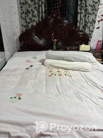 একটি ব্যবহৃত খাট বিক্রি হবে ডাবল সাইজ।