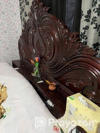 একটি ব্যবহৃত খাট বিক্রি হবে ডাবল সাইজ।