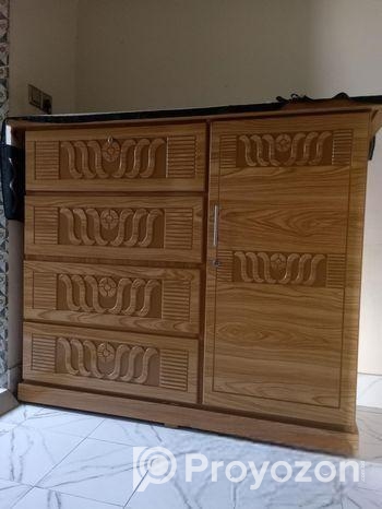 একডম ফ্রেশ কন্ডিশন এর ওয়ারড্রব