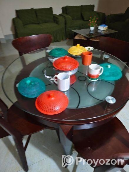 হাতিলের একটি ডাইনিং টেবিল ও ৪ টি চেয়ার বিক্রয় হইবে