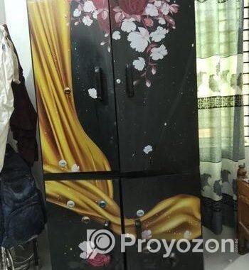 প্লাস্টিকের ওয়ারড্রব
