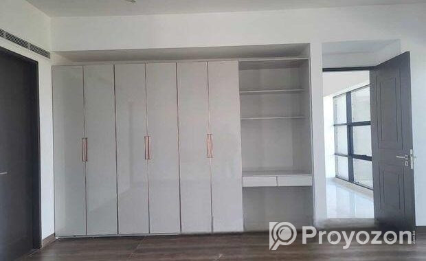 6500 SqFt(5Bed-4Parking) New Duplex Apartment