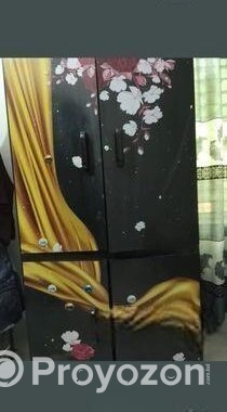 প্লাস্টিকের ওয়ারড্রব
