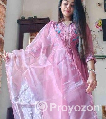 cগ্রাউন থ্রী পিস ২০২৫