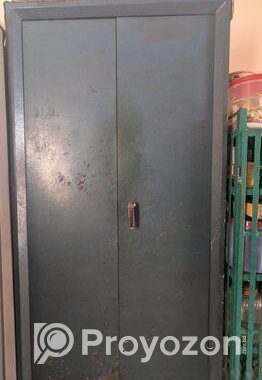 ১ টি র‍্যাক, আলমারি, শোকেস বিক্রয় হবে