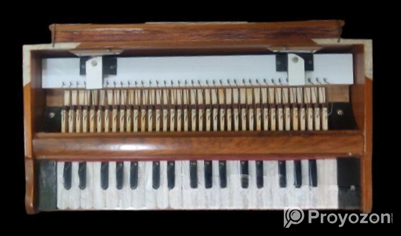 Like New Harmonium (37 Keys)